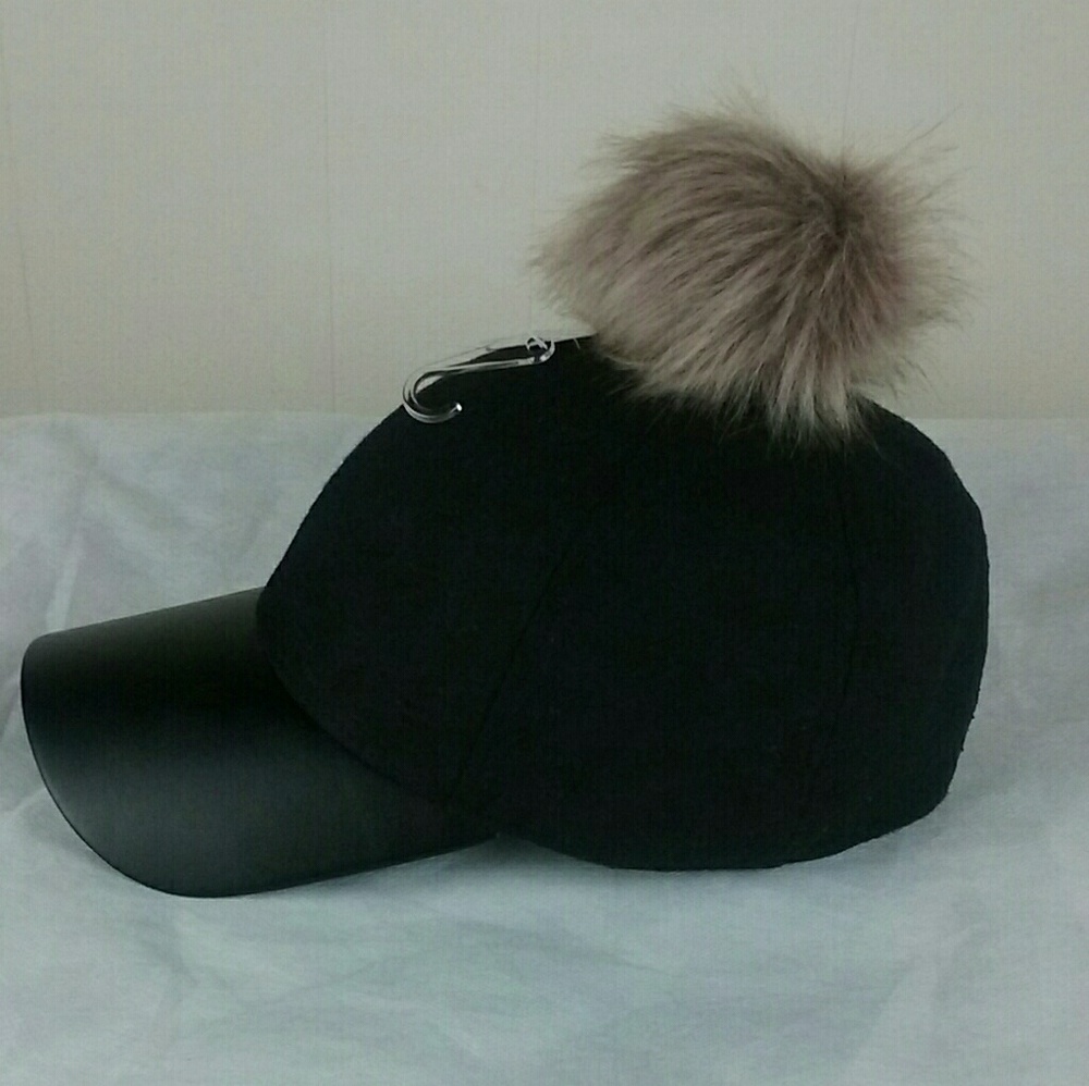 Pom Pom. Baseball Hat. Black.